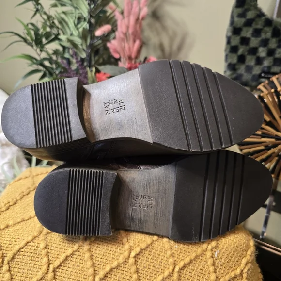 Naturalizer Ankle Boots, Women's size 8W, Brown - Picture 6 of 6